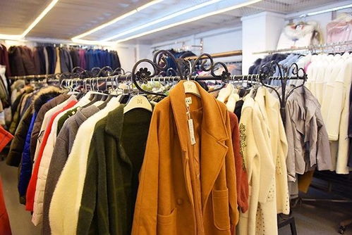 這里的品牌衣服 白菜價(jià) 工廠換季清倉 全場夏裝15元至60元 件